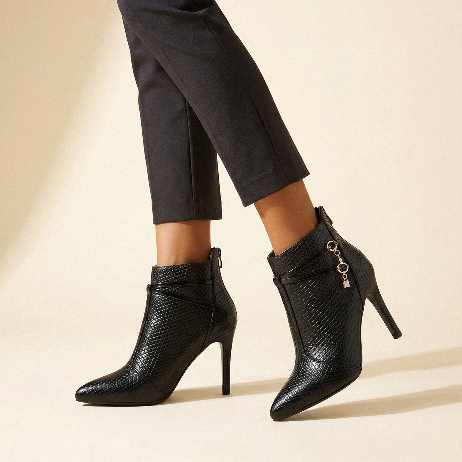Azura Leather Boots – detail view