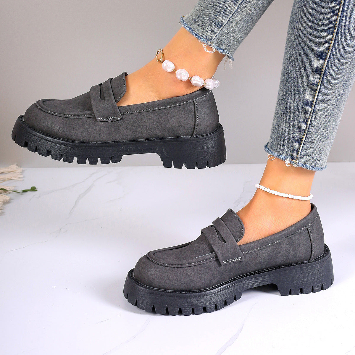 Helga Platform Sneakers – detail view