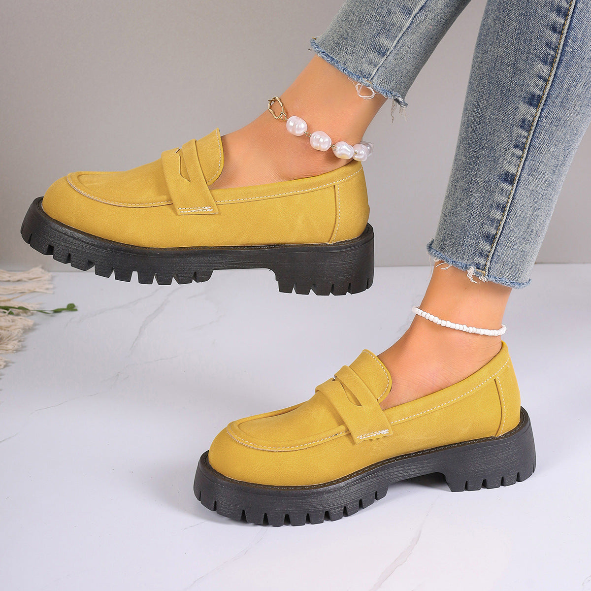 Helga Platform Sneakers in Yellow – product view