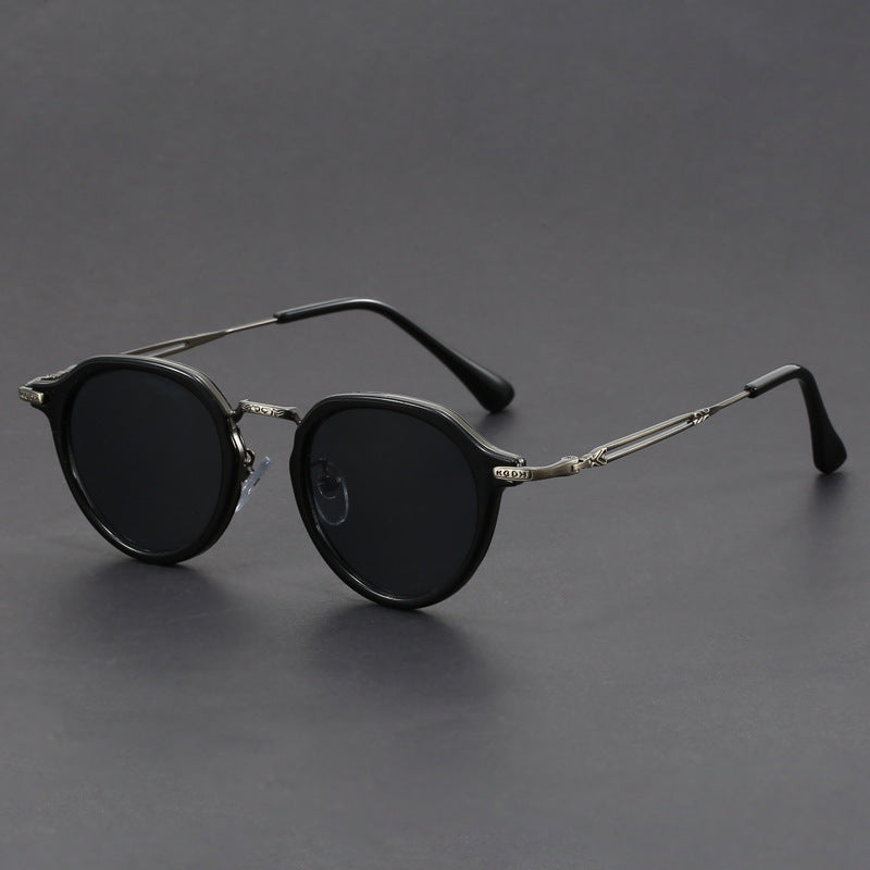 Lennox Round Sunglasses in Black