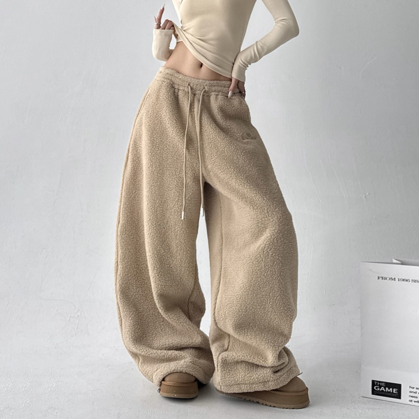 Elma Fleece Pants in Khaki – product view