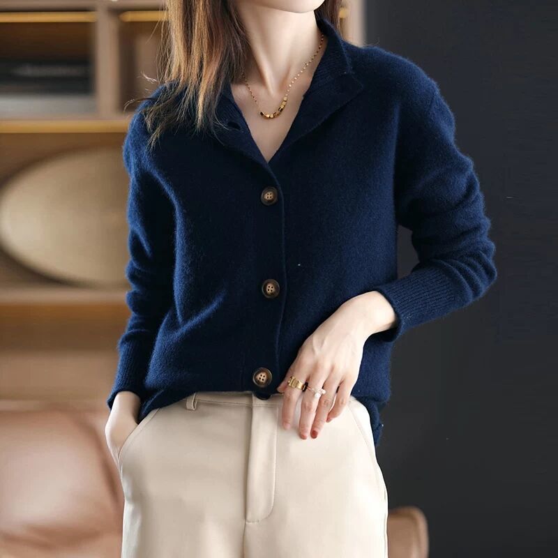Aurora Cashmere Cardigan in Navy Blue – product view