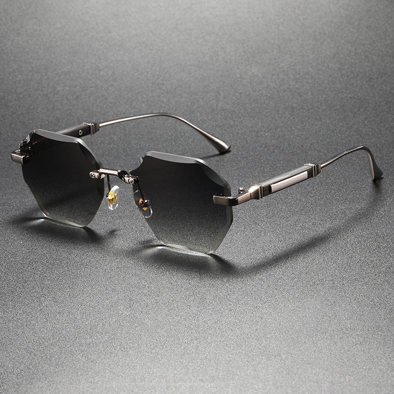 Stark Sunglasses in Silver – alternate view