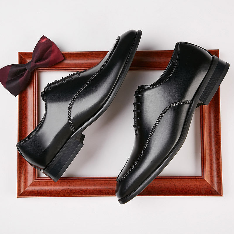 Sterling Leather Shoes in Black – detail view