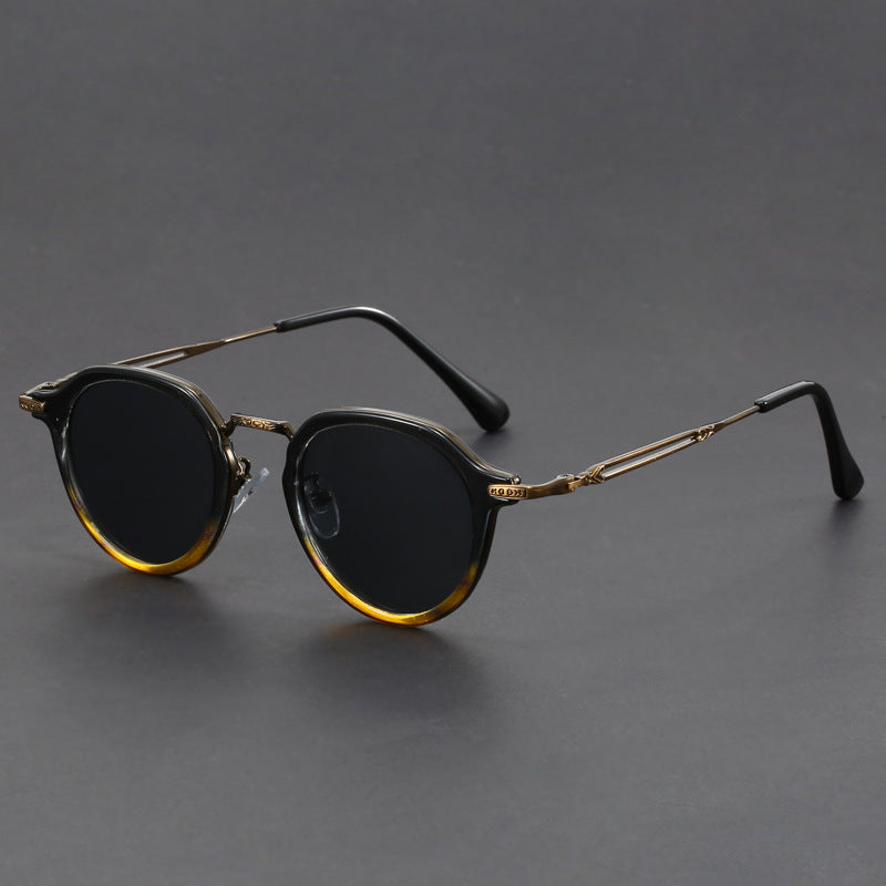 Lennox Round Sunglasses in Gold